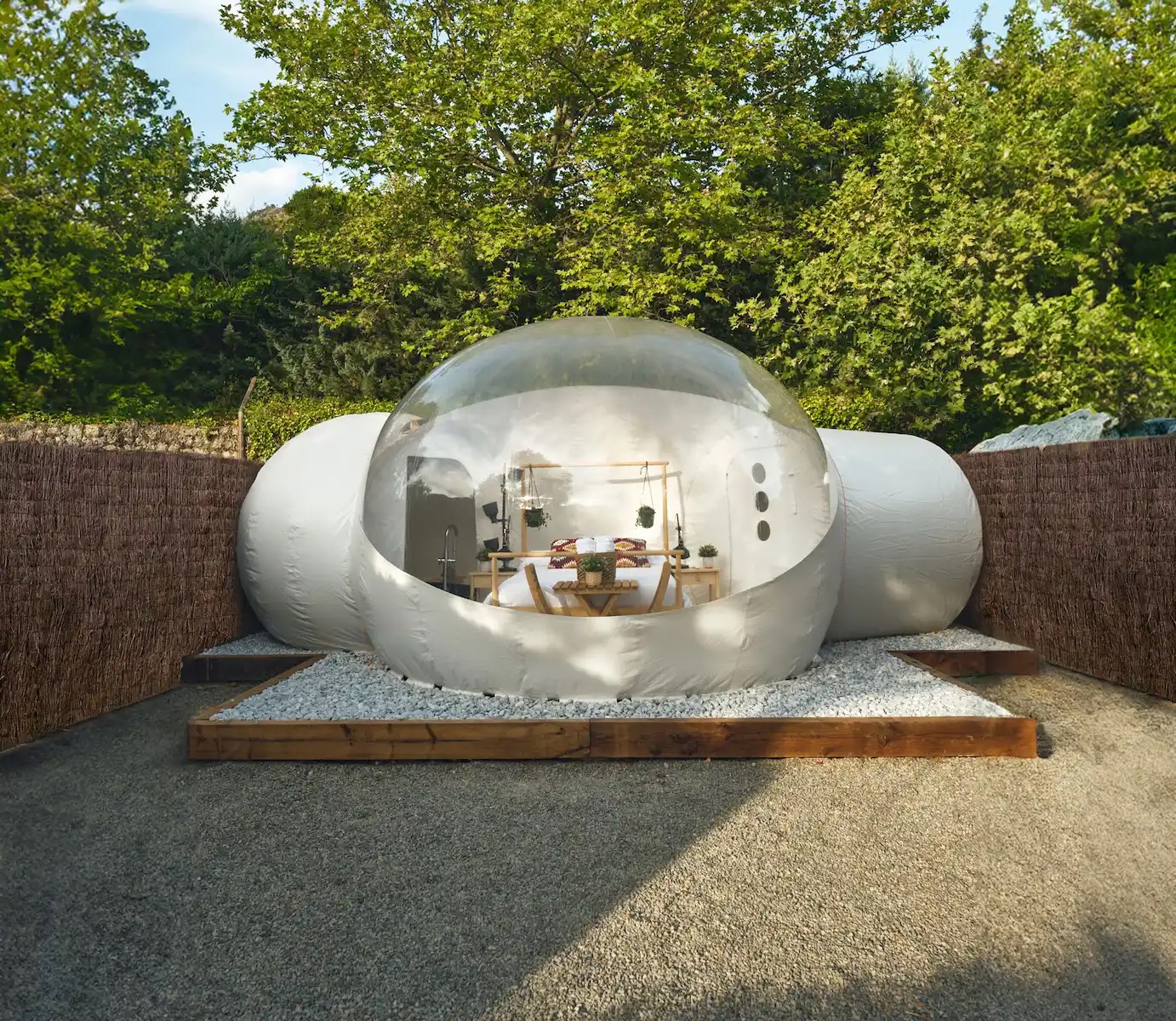 Burbuja de Nomading Camp Madrid en la Sierra de Gredos